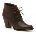 Botín Safari con cordones de Stuart Weitzman